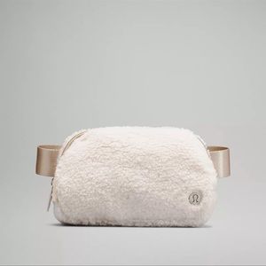 Lululemon Everywhere Belt Bag Fleece NWT